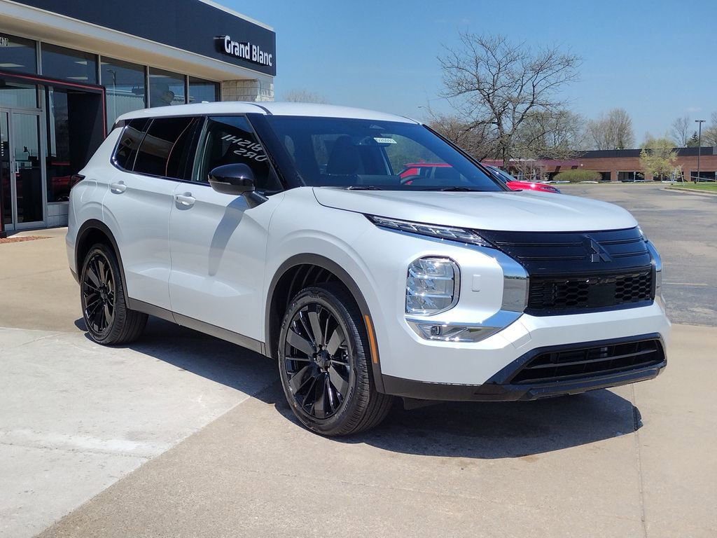 New 2026 Mitsubishi Outlander LE AWD/4WD image 13