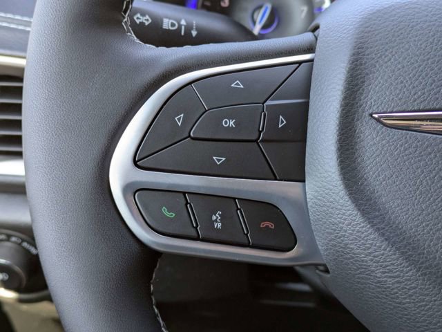 New 2026 Chrysler Pacifica Select FWD image 24