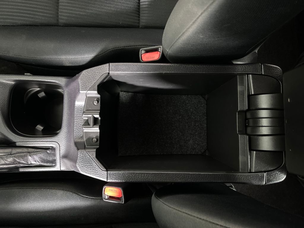 Used 2016 Toyota RAV4 LE image 22