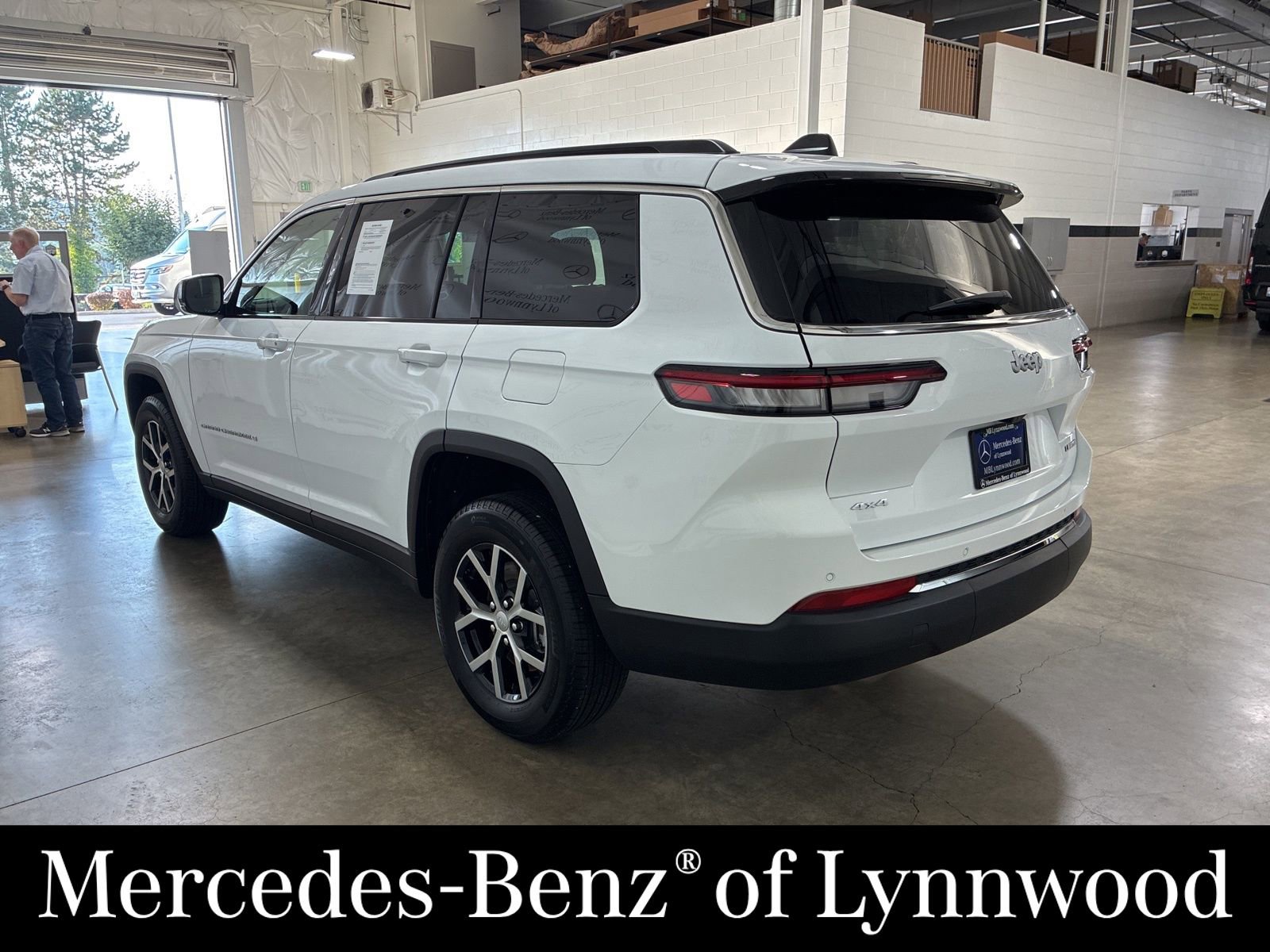 Used 2025 Jeep Grand Cherokee L Limited image 4