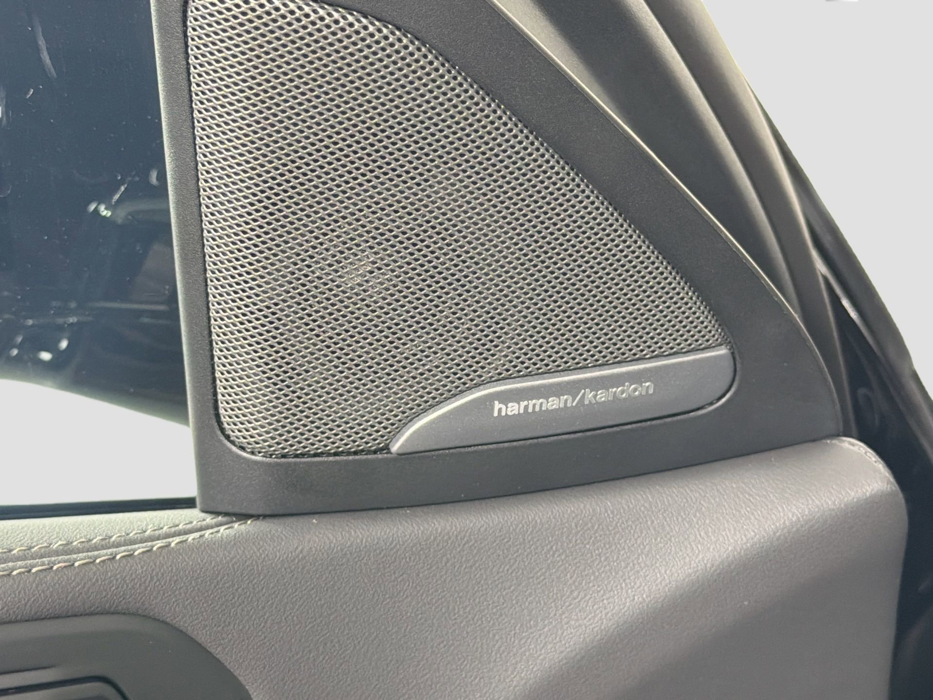 New 2026 BMW X6 xDrive40i image 18