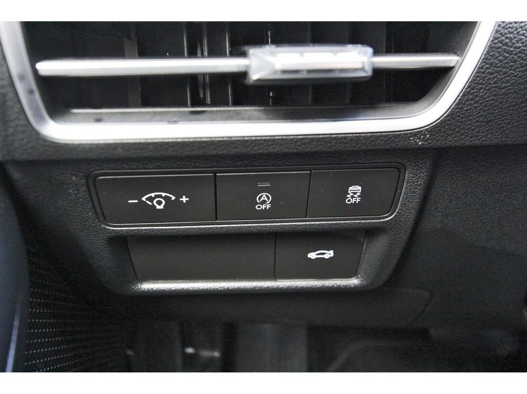 Used 2025 Hyundai Sonata SE FWD image 21