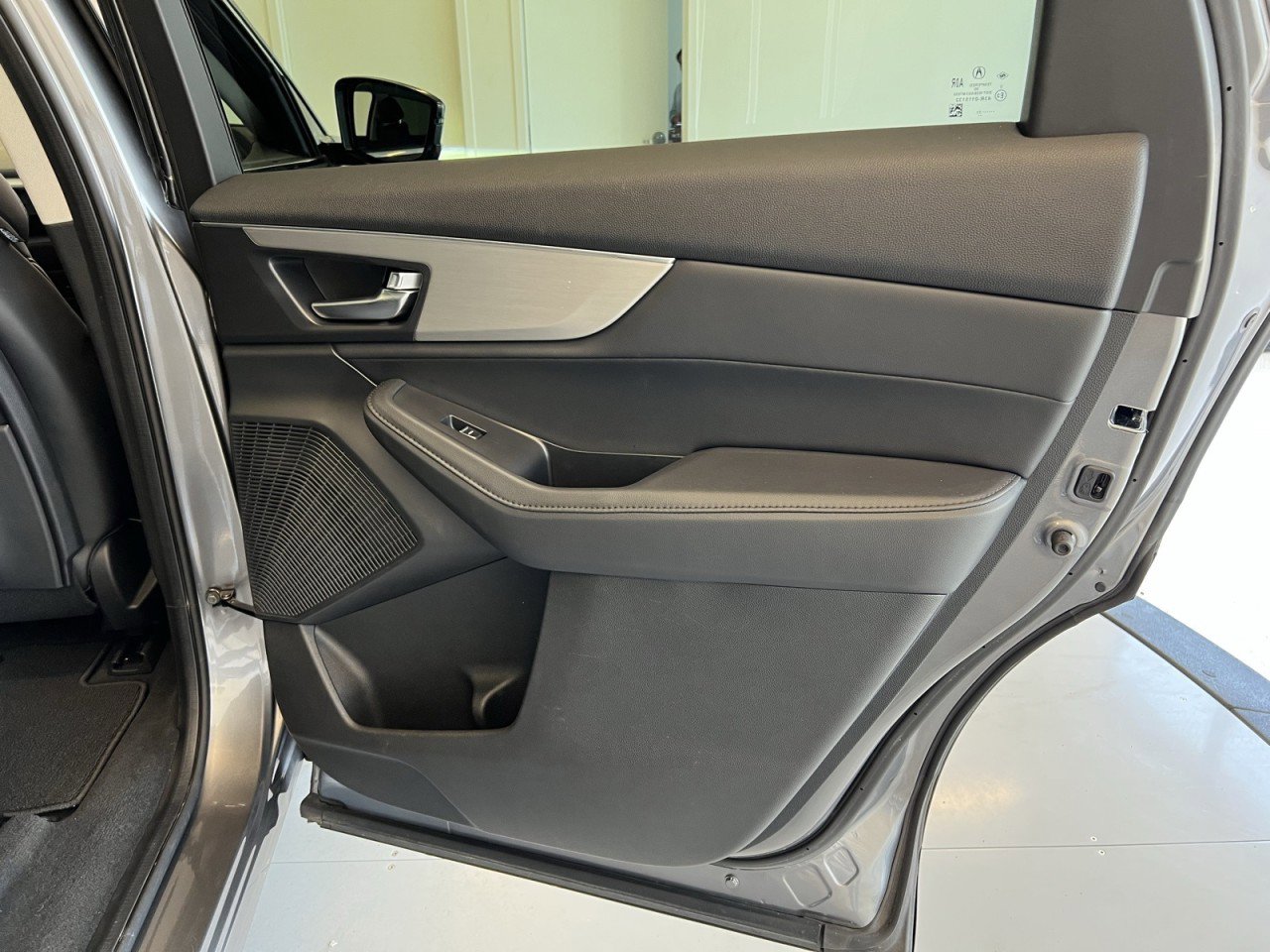 Used 2023 Acura MDX SH-AWD image 48