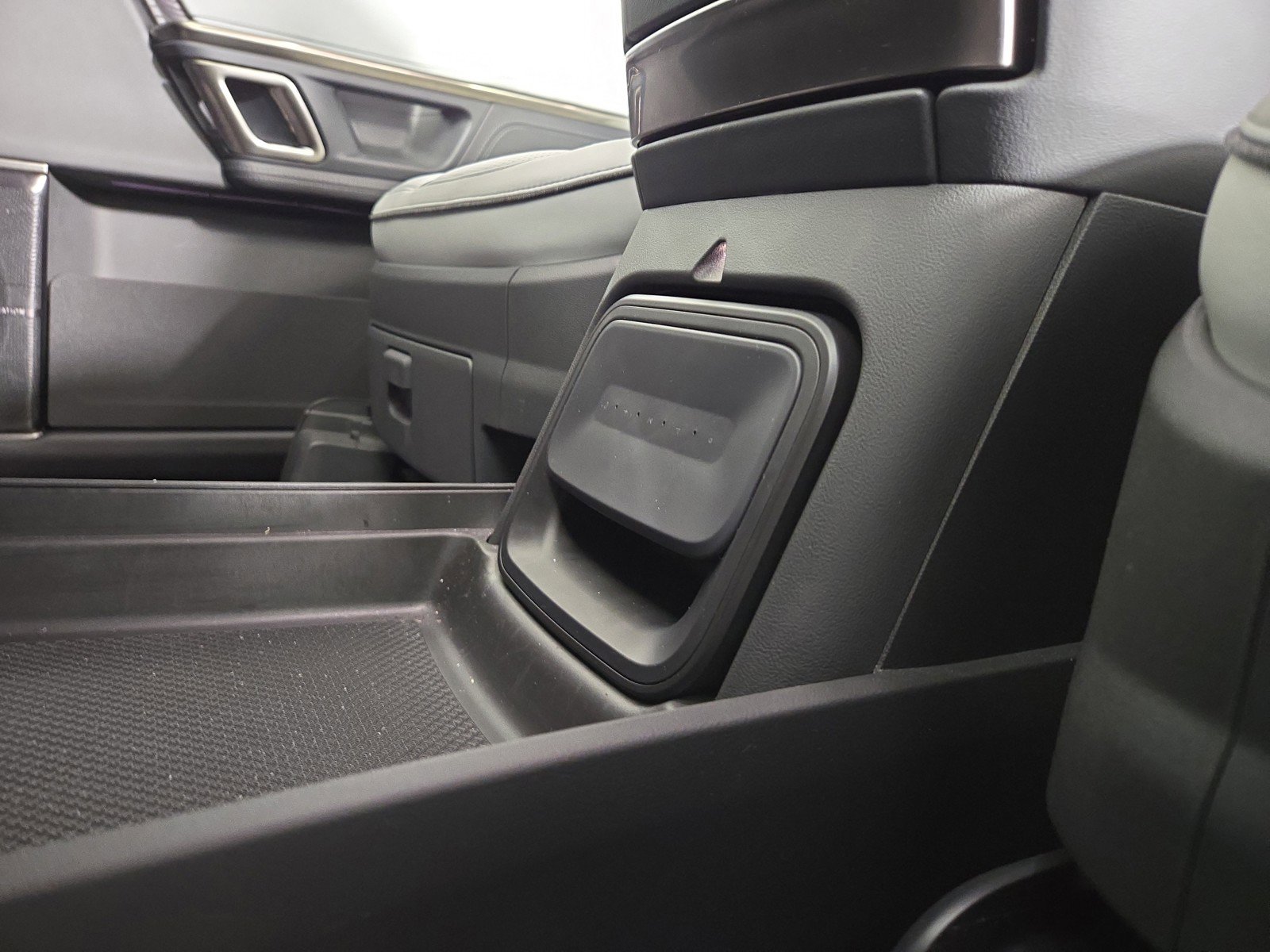 Used 2022 Rivian R1T Adventure image 31