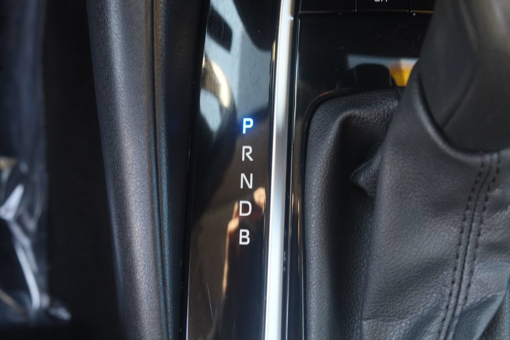 Used 2020 Toyota Corolla LE FWD image 16