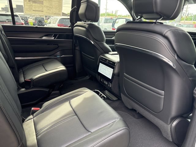 New 2026 Jeep Grand Wagoneer Summit w/ Premium Group III AWD/4WD image 18