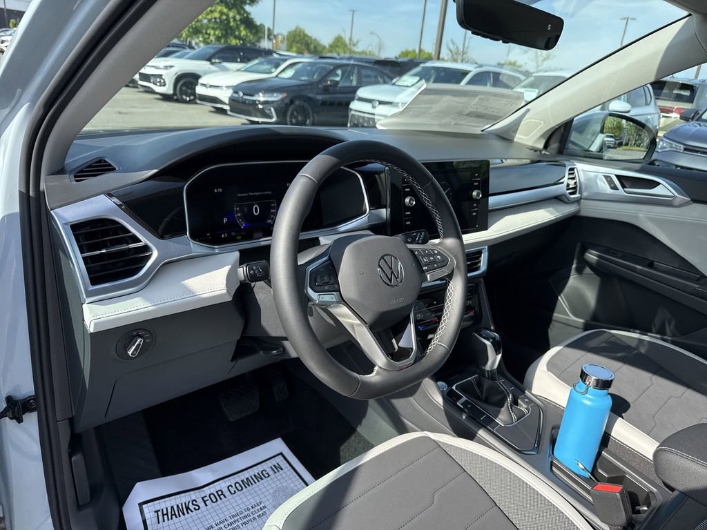 New 2025 Volkswagen Taos SE image 10