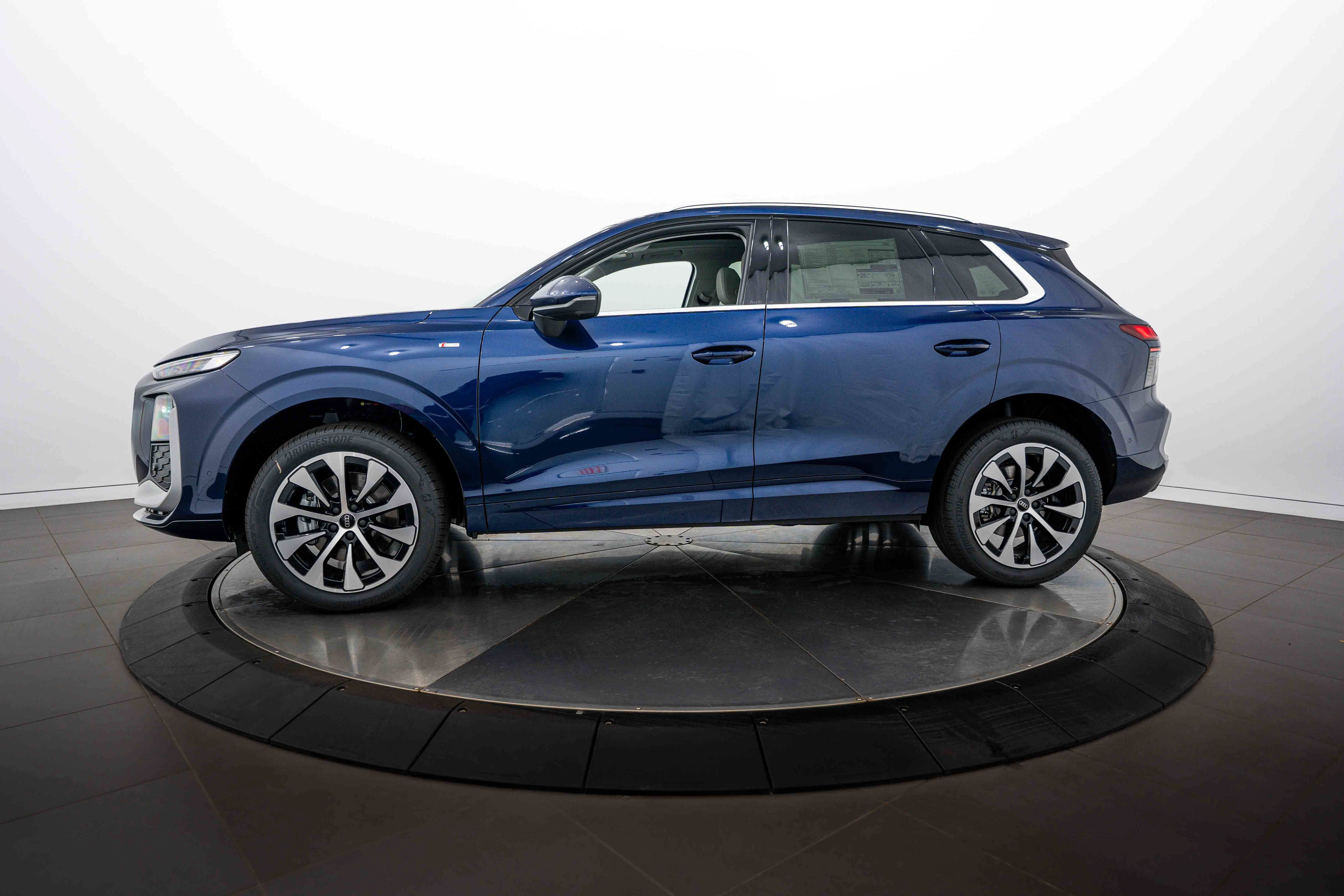 New 2026 Audi Q3 quattro 2.0T AWD/4WD image 6