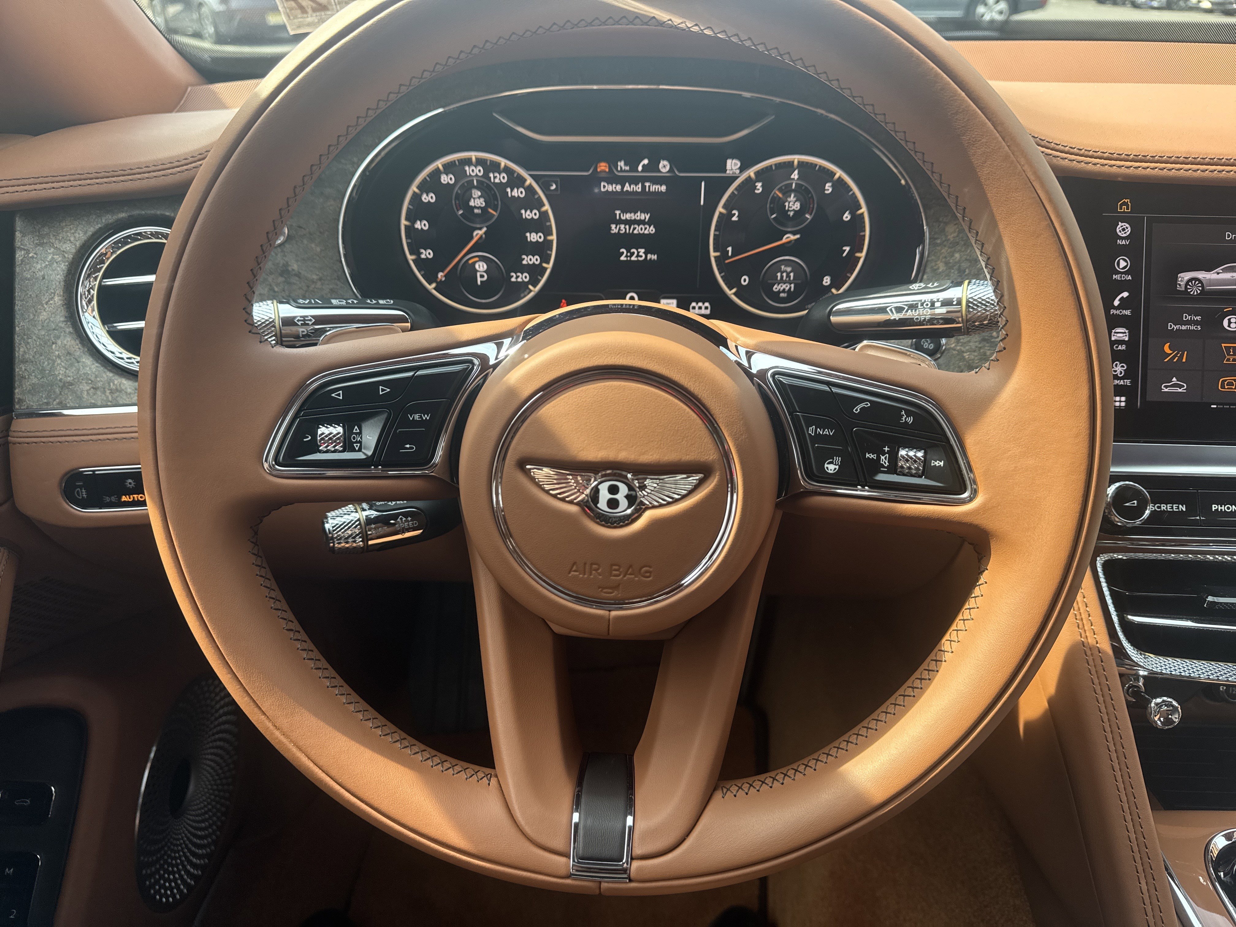 Used 2022 Bentley Flying Spur V8 image 19