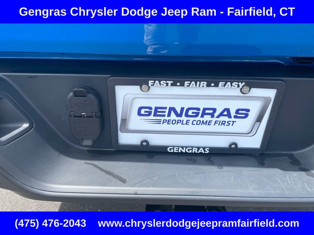 Certified 2025 Jeep Gladiator Sport AWD/4WD image 25