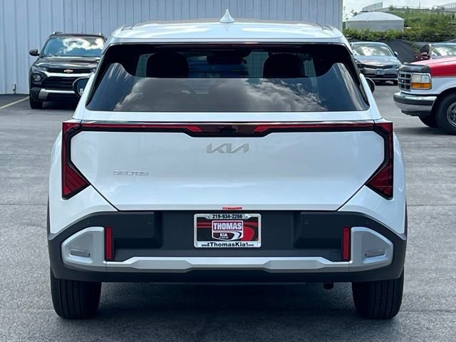 New 2027 Kia Seltos LX FWD image 11