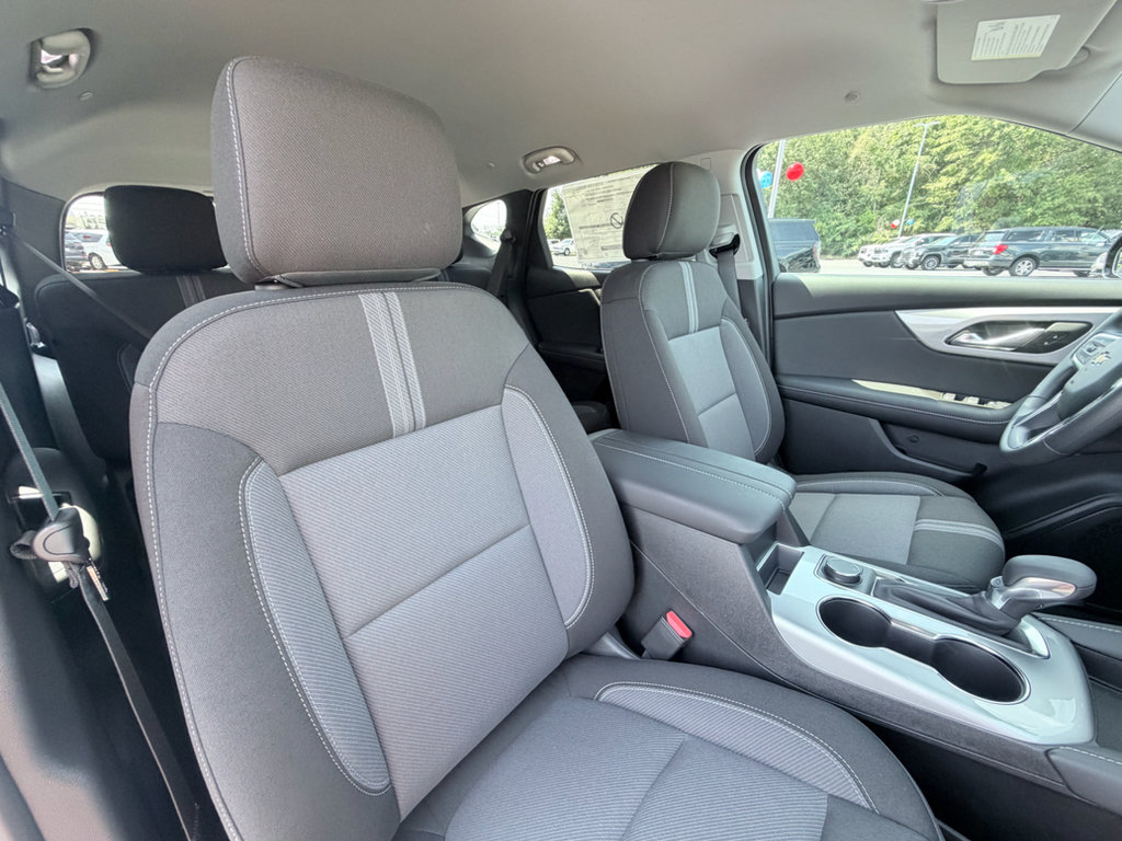 New 2026 Chevrolet Blazer LT w/ Midnight/Sport Edition FWD image 24