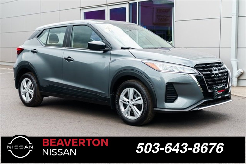 New 2025 Nissan Kicks Play S