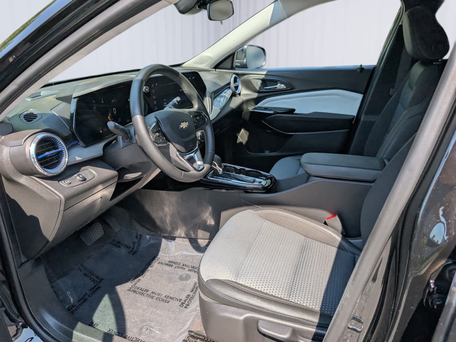 Certified 2025 Chevrolet Trax LT w/ Driver Confidence Package FWD image 14