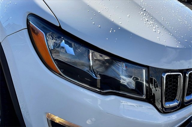 Used 2017 Jeep Compass Limited w/ Navigation Group image 31