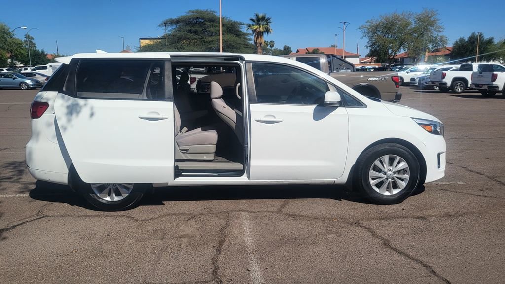 Used 2018 Kia Sedona L image 18