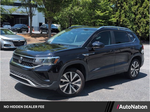 Used 2024 Volkswagen Taos SE FWD image 1