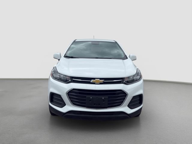 Used 2022 Chevrolet Trax LS w/ Tint and Cruise Package AWD/4WD image 2