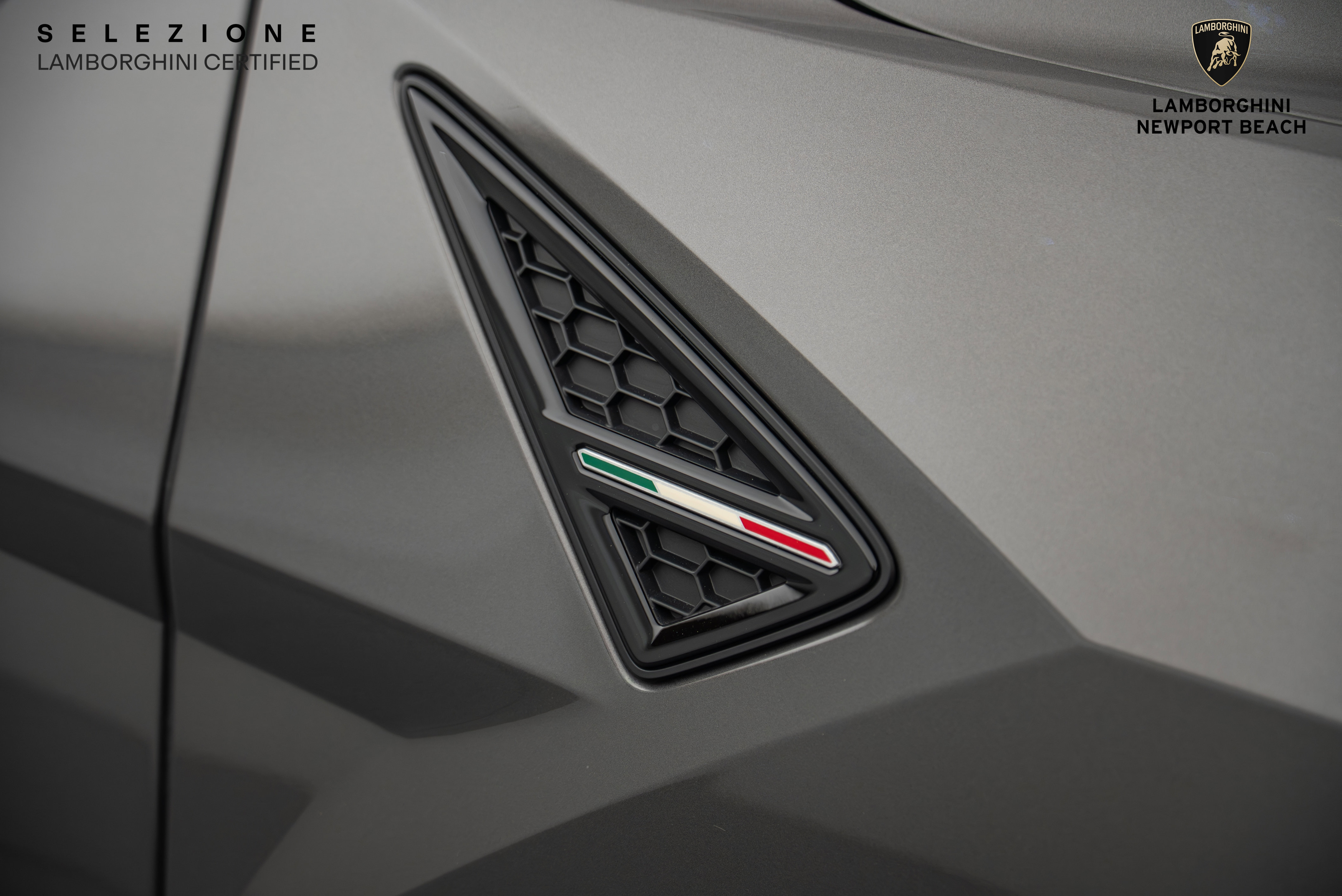 Used 2022 Lamborghini Urus AWD/4WD image 4