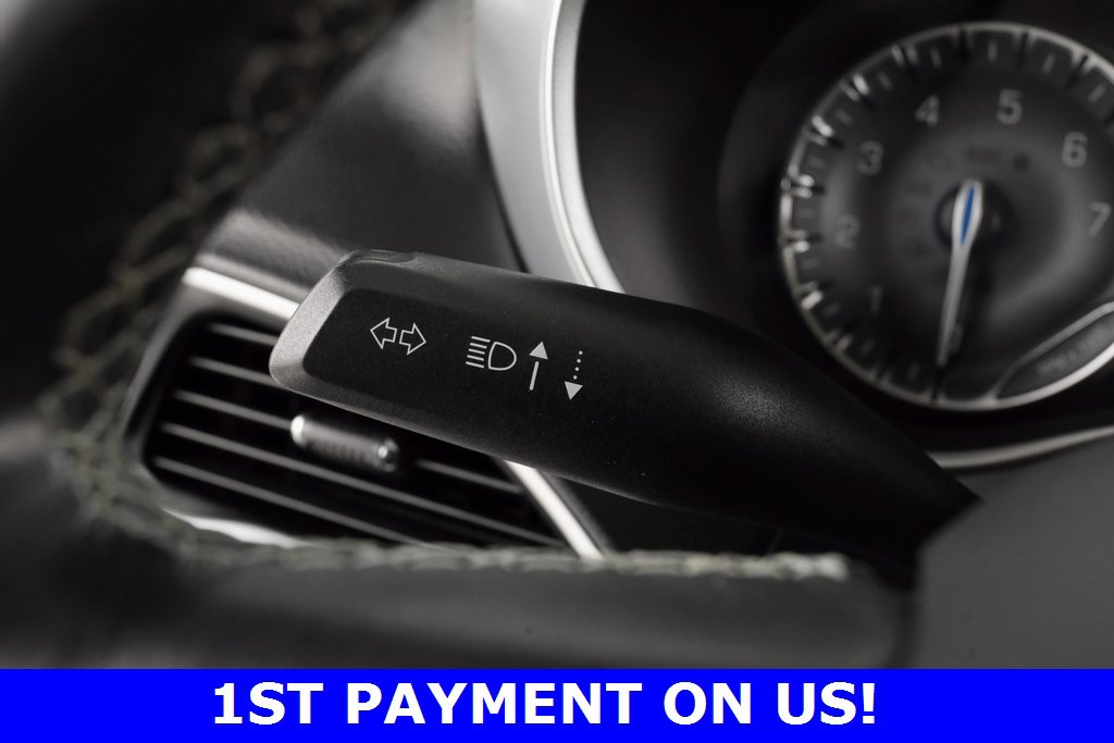 Used 2020 Chrysler Pacifica Touring w/ S Appearance Package image 28