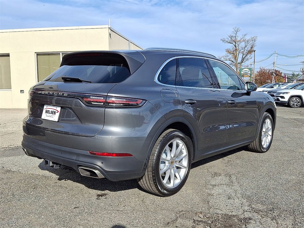 Used 2023 Porsche Cayenne Platinum Edition image 12