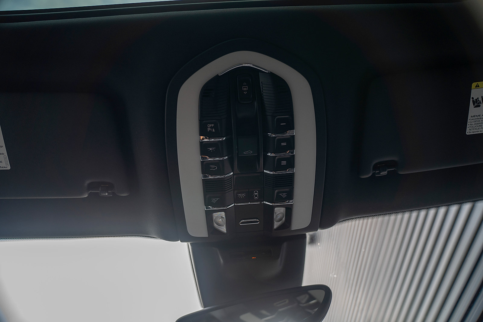 Used 2018 Porsche Macan Sport Edition AWD/4WD image 10