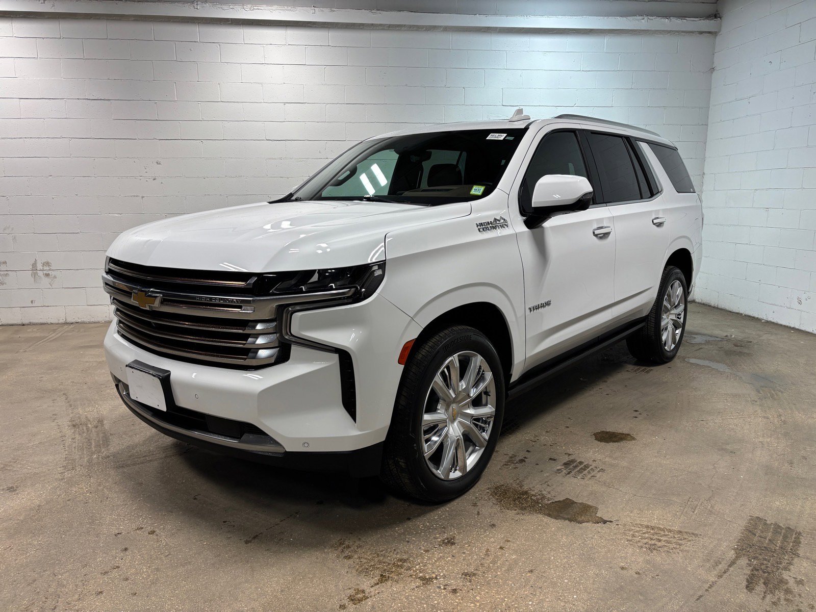 Used 2023 Chevrolet Tahoe High Country w/ Premium Package AWD/4WD image 1