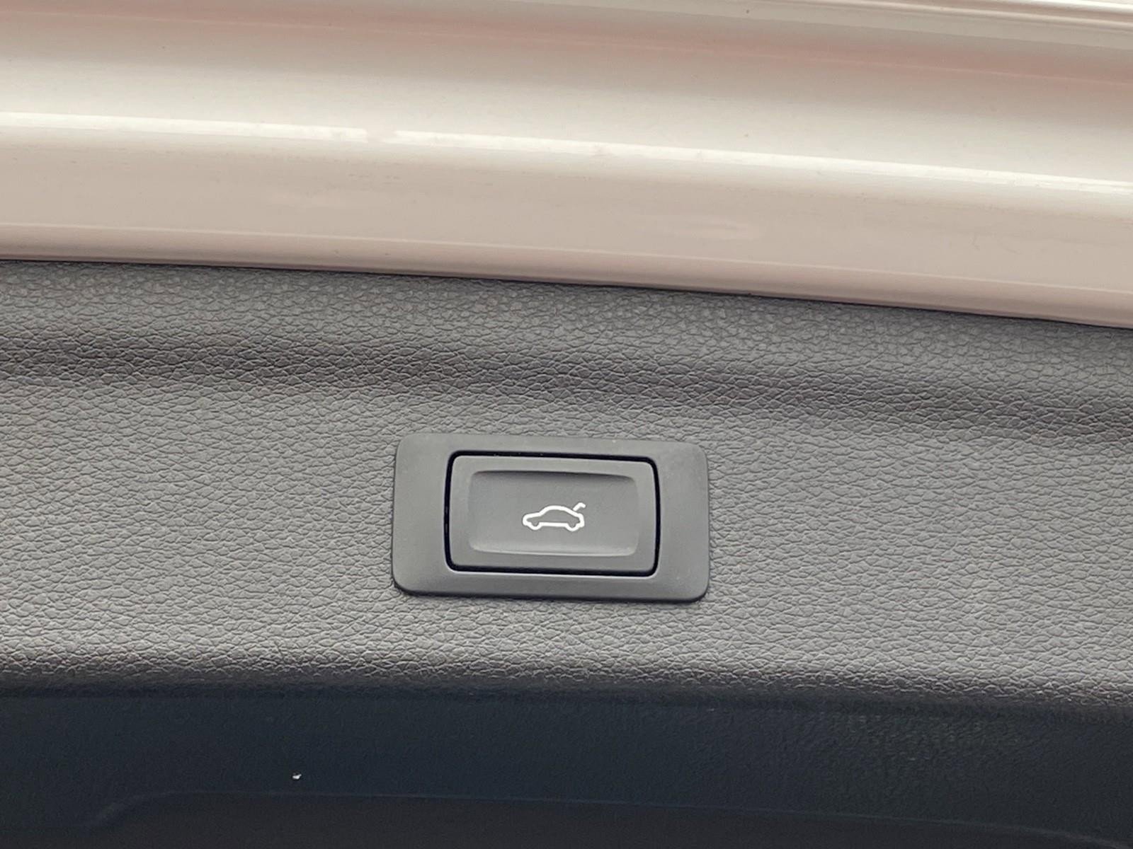 Used 2021 Audi Q3 2.0T Premium image 16