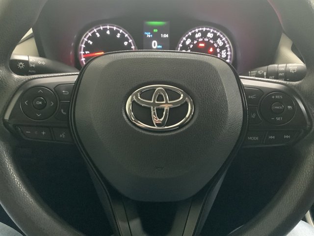 Used 2022 Toyota RAV4 XLE AWD/4WD image 21