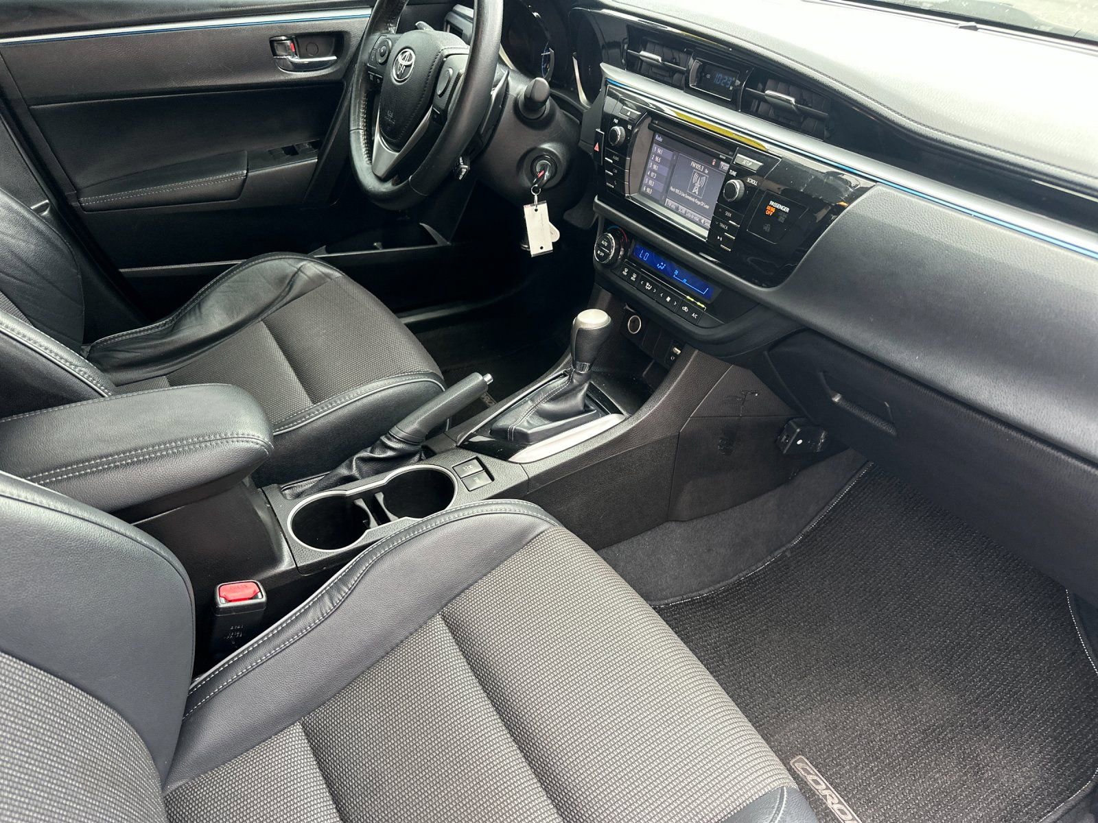 Used 2015 Toyota Corolla S image 14