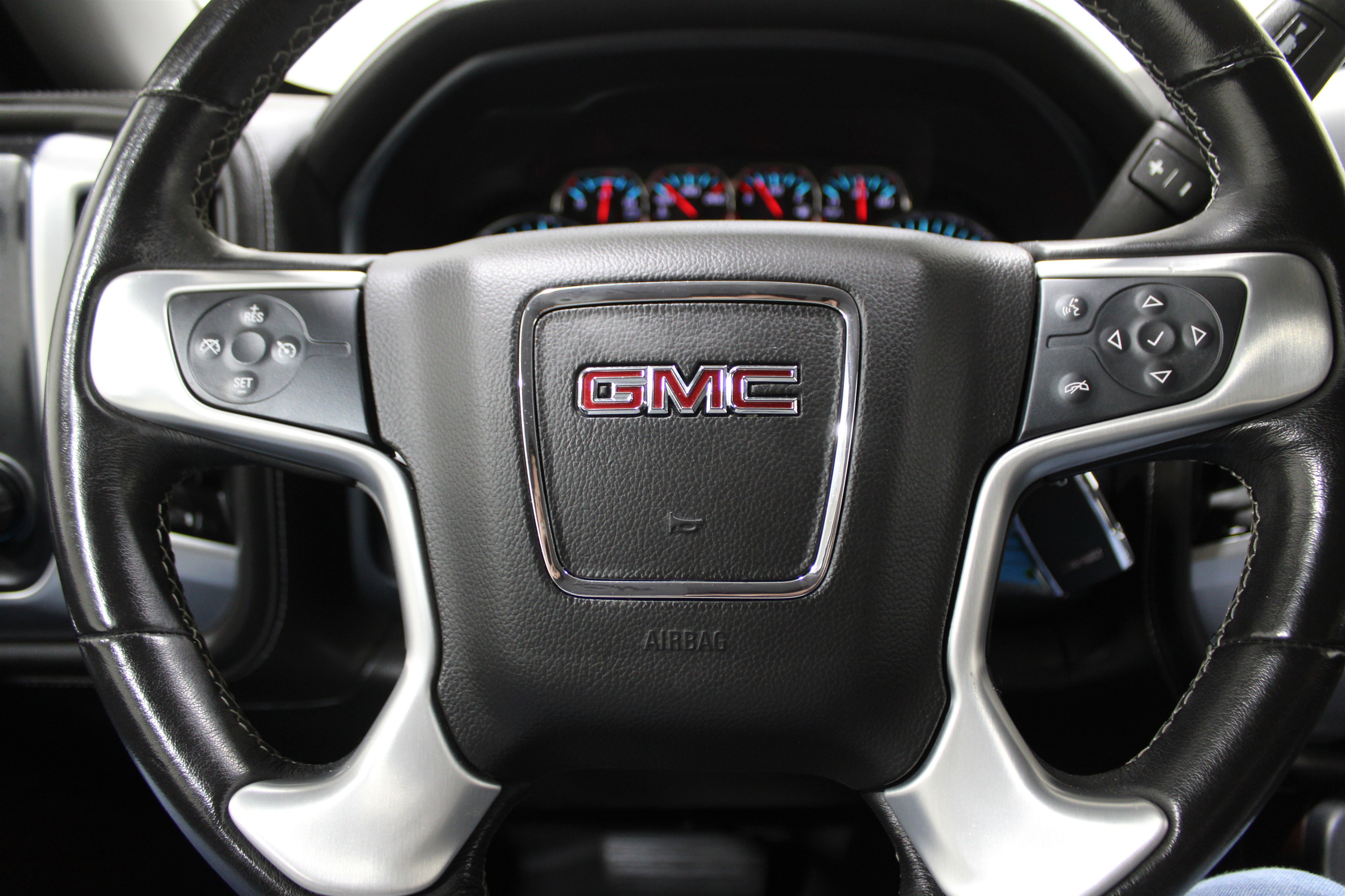 Used 2018 GMC Sierra 1500 SLT w/ SLT Premium Package image 10