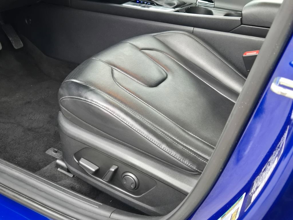 Used 2024 Hyundai Elantra Limited image 29