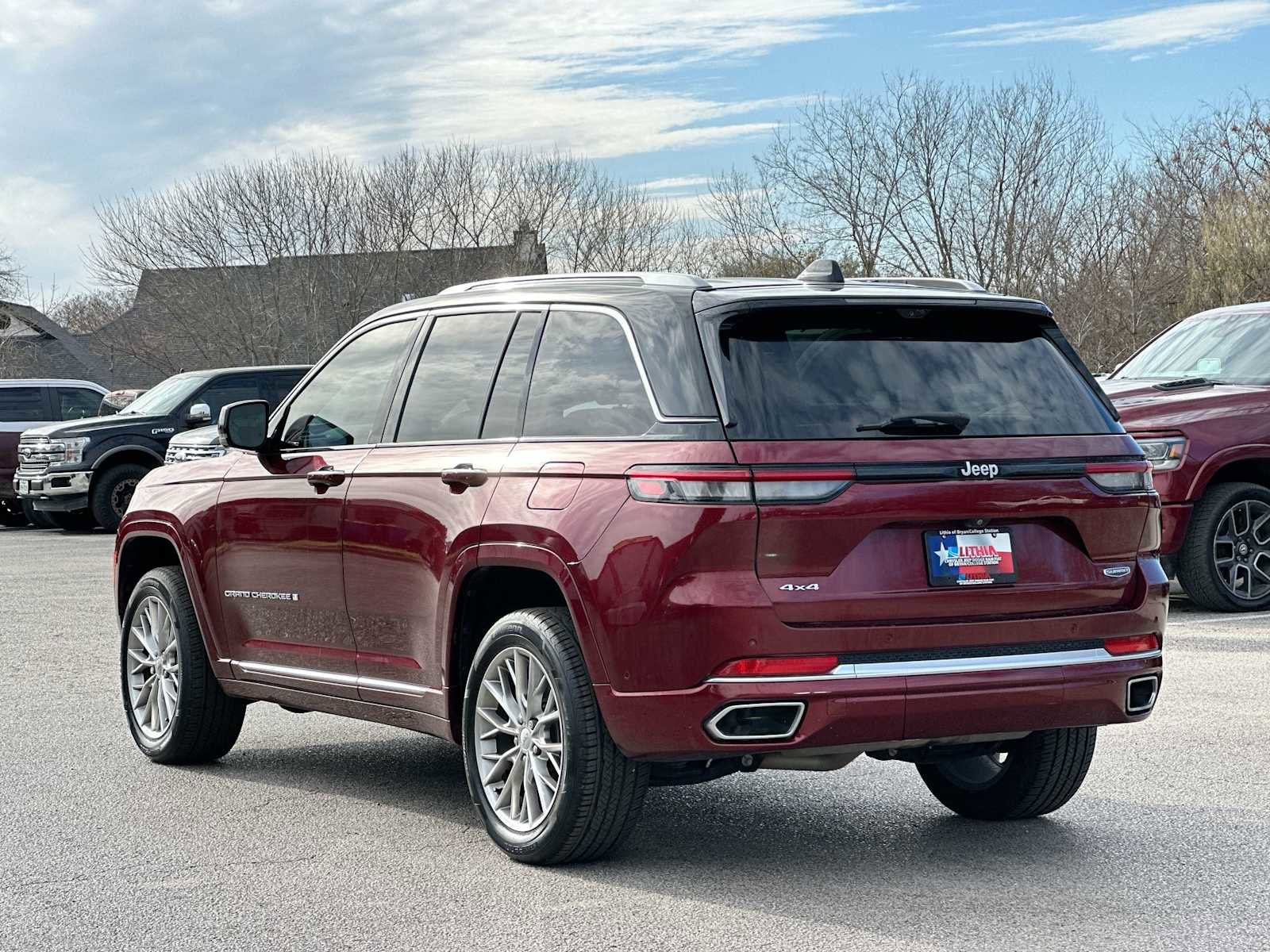 Used 2022 Jeep Grand Cherokee Summit w/ Adv Protech Group IV AWD/4WD image 13