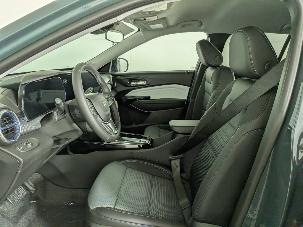 New 2026 Chevrolet Trax LT w/ Driver Confidence Package FWD image 15