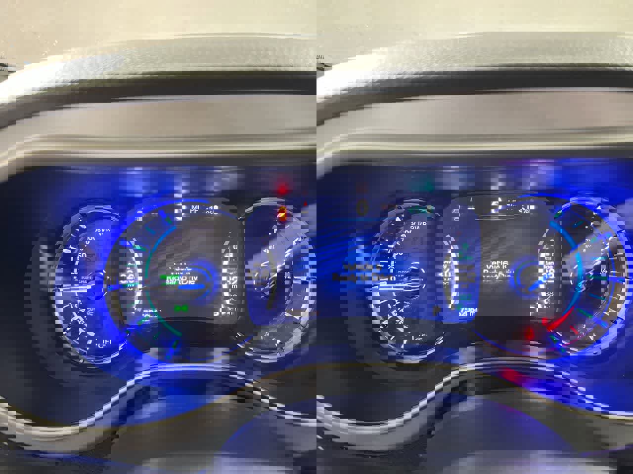 Used 2024 Chrysler Pacifica Limited image 17