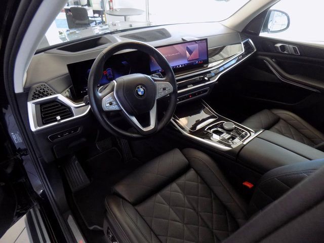 Used 2024 BMW X7 xDrive40i image 11
