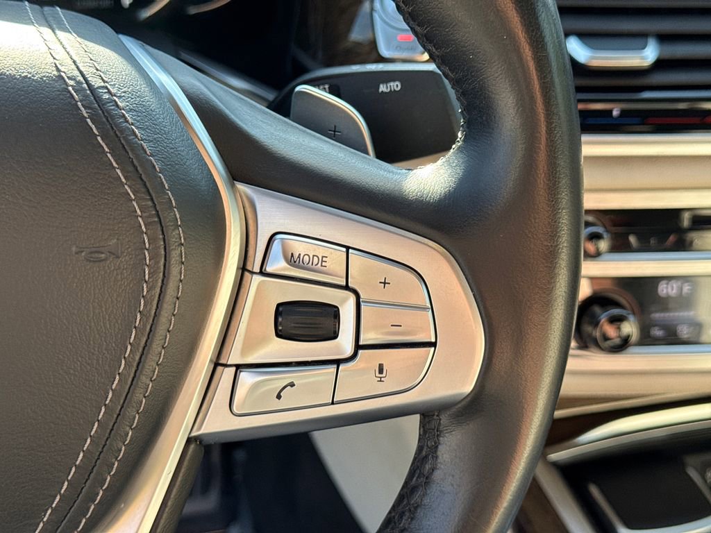 Used 2018 BMW 750i image 26