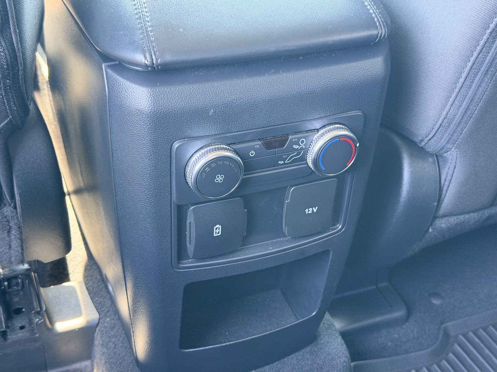 Used 2021 Ford Explorer XLT RWD image 37