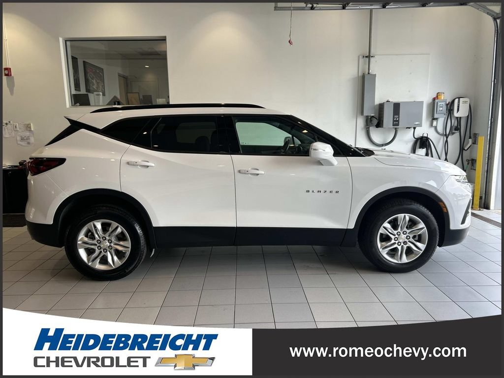 Used 2020 Chevrolet Blazer LT AWD/4WD image 2