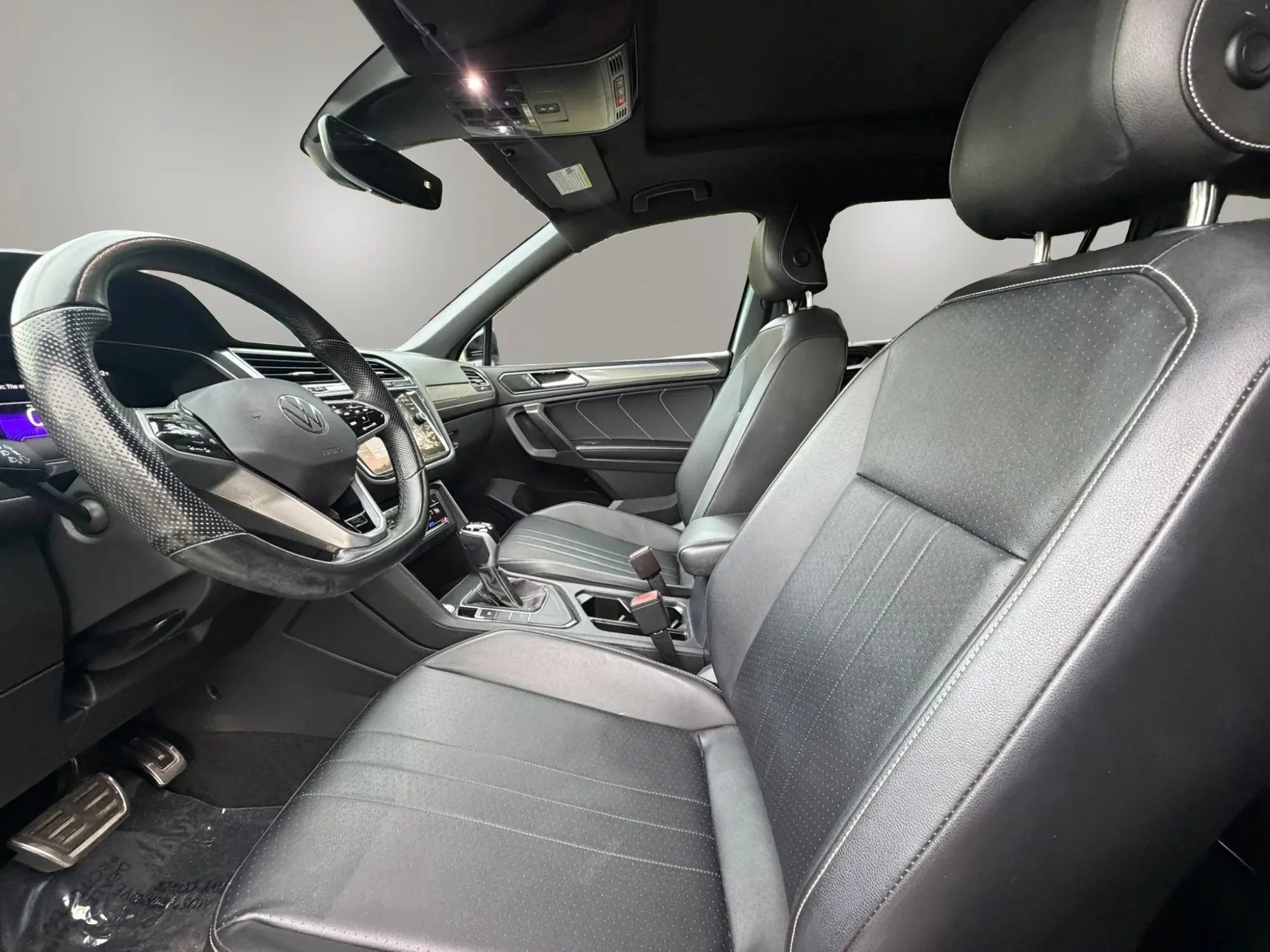 Used 2022 Volkswagen Tiguan SE R-Line FWD image 14