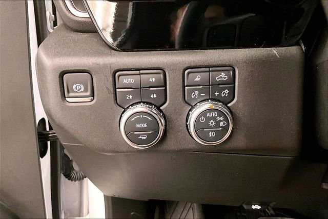 Used 2024 GMC Sierra 3500 SLT w/ SLT Premium Package AWD/4WD image 39