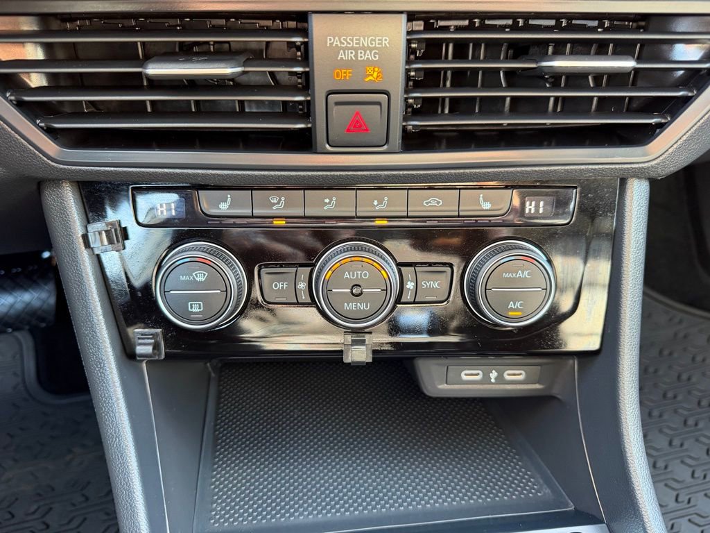 Used 2024 Volkswagen Jetta SE image 25