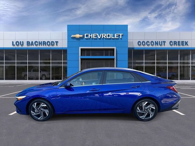 Used 2025 Hyundai Elantra SEL FWD image 5