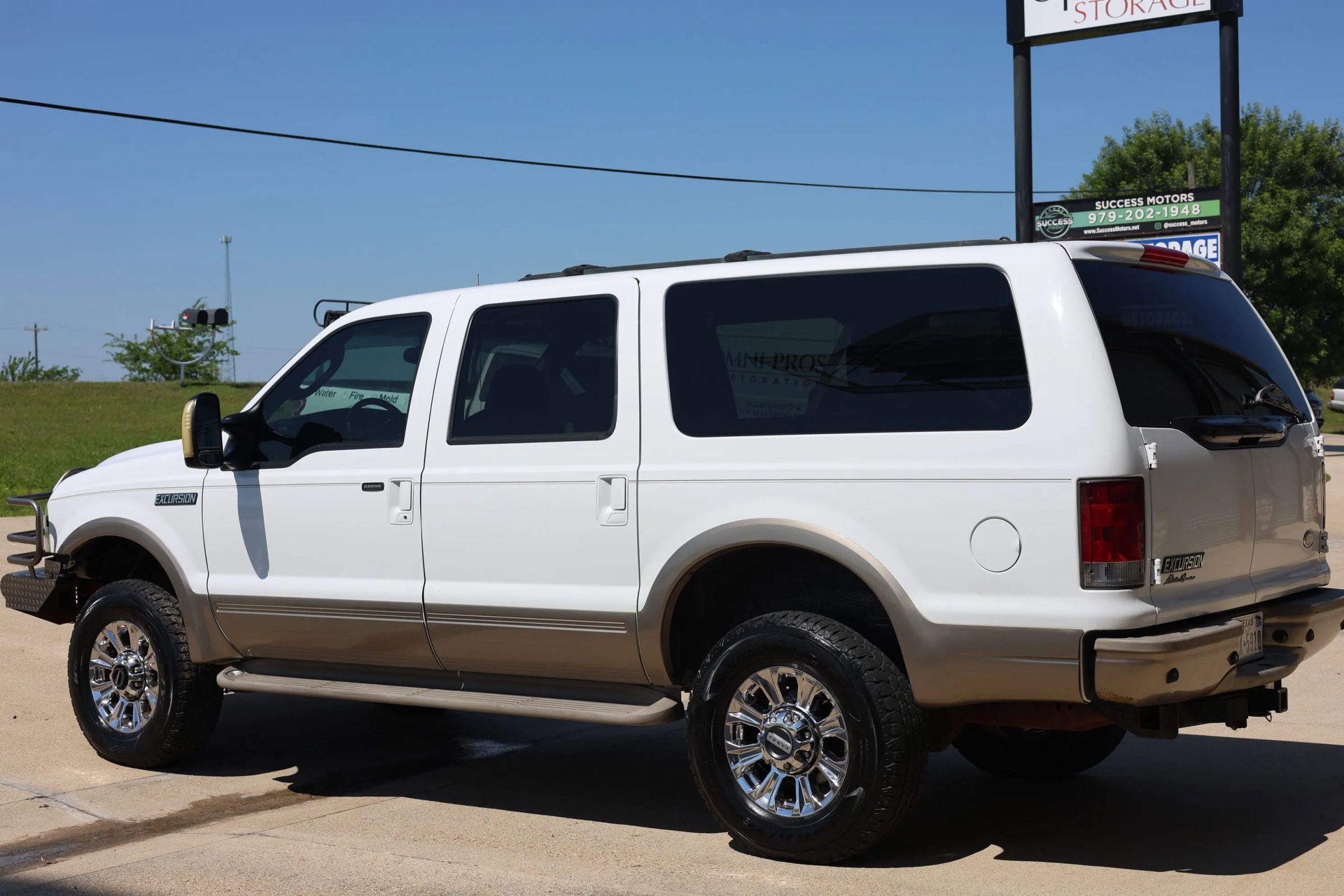 Used 2005 Ford Excursion Eddie Bauer AWD/4WD image 4