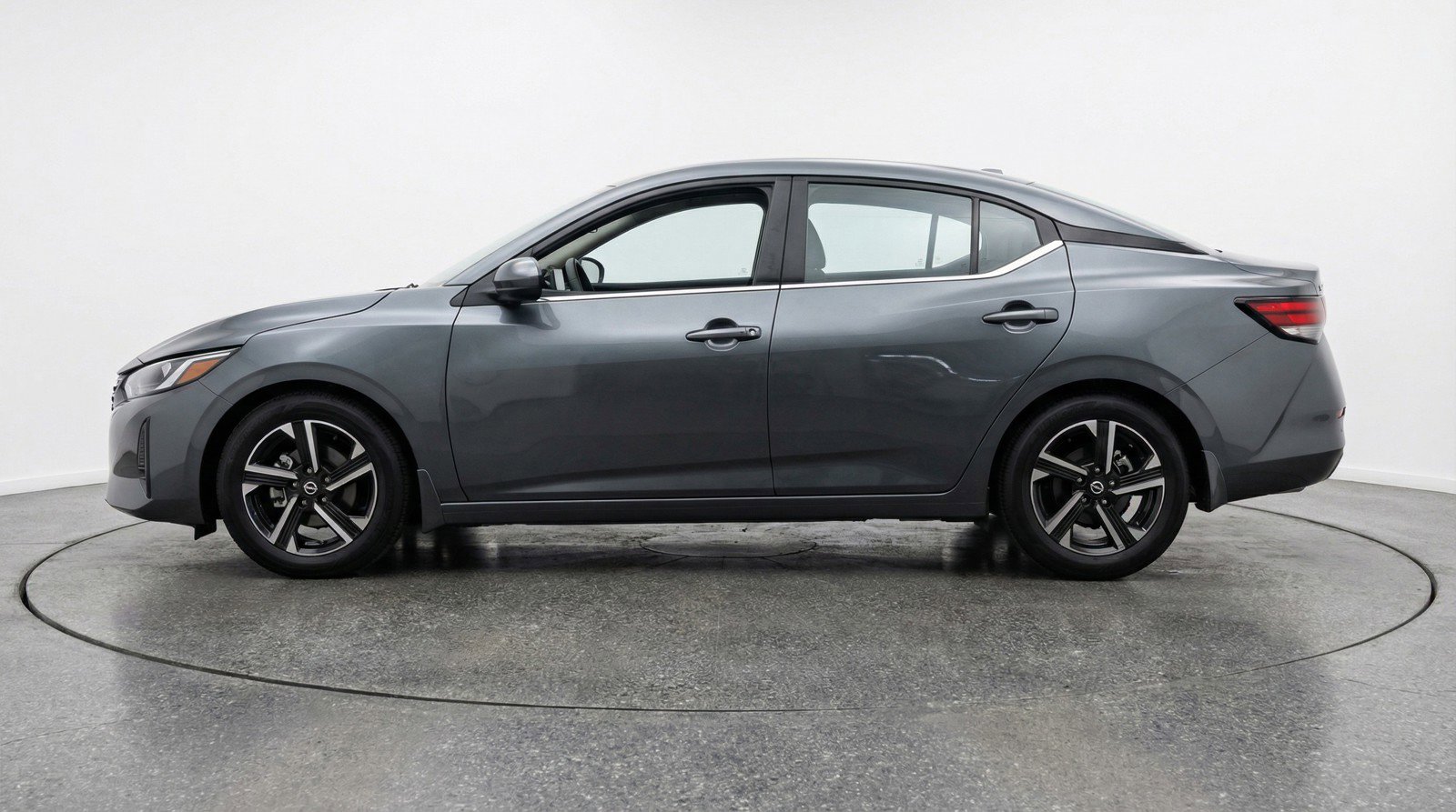 Used 2025 Nissan Sentra SV image 5