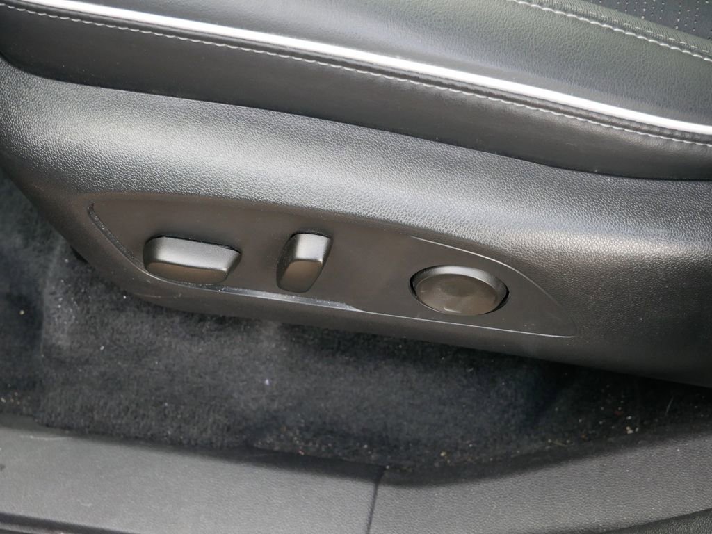Used 2025 Buick Enclave Sport Touring image 17