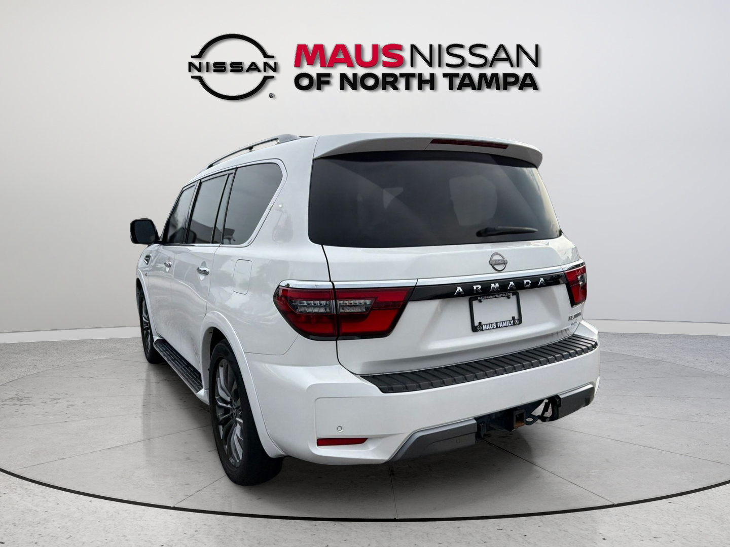 Used 2022 Nissan Armada Platinum w/ Captain's Chairs Package RWD image 5