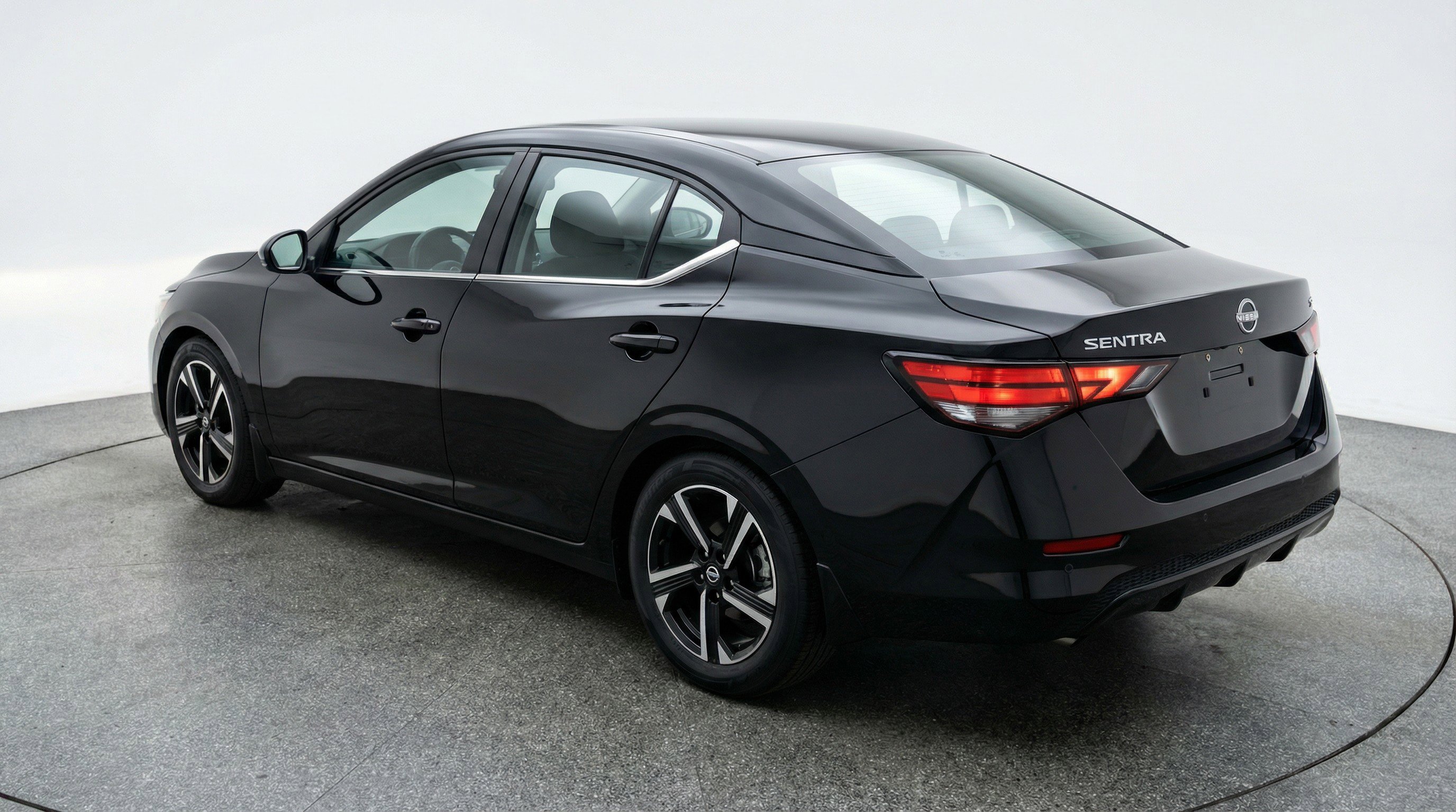 Used 2025 Nissan Sentra SV image 6