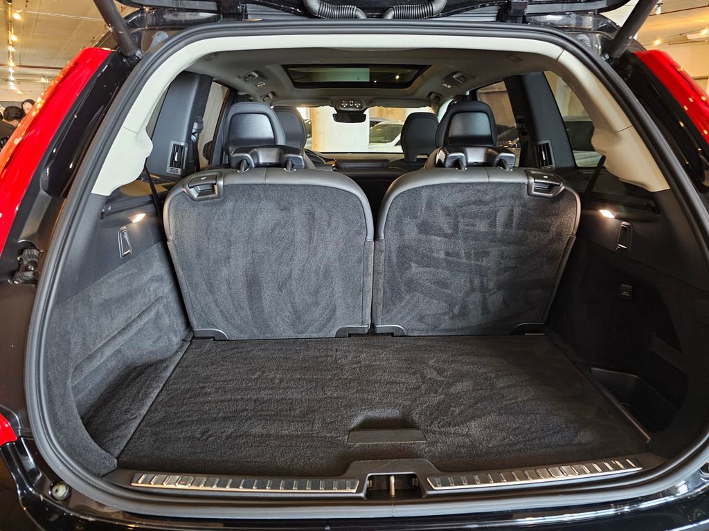 Certified 2024 Volvo XC90 B5 Plus AWD/4WD image 7