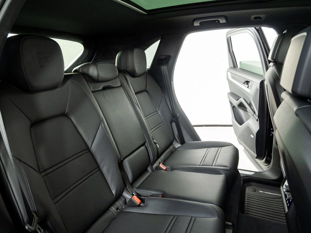New 2026 Porsche Cayenne image 23